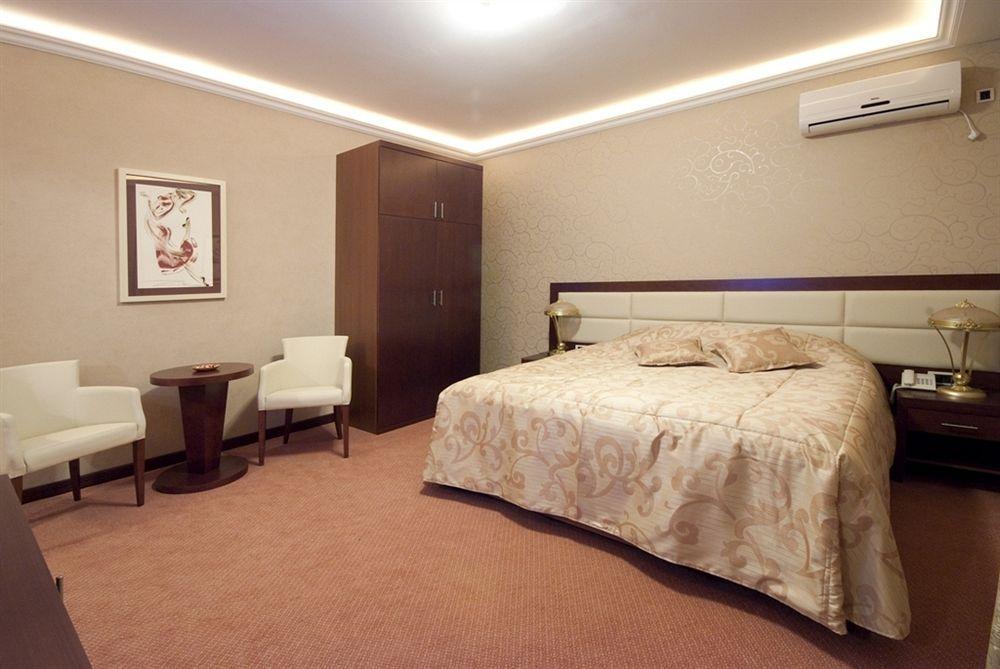 Hotel Sucevic Garni Belgrado Buitenkant foto