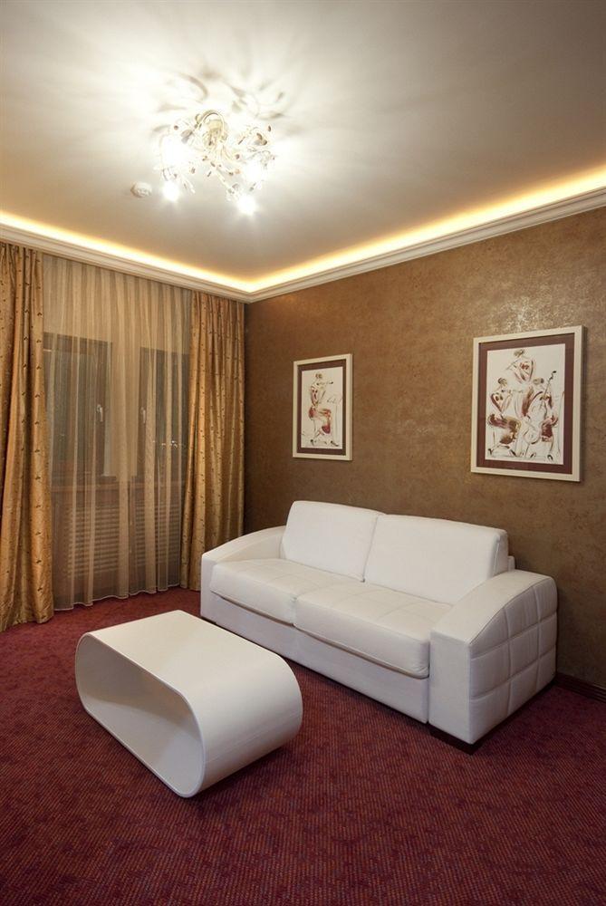 Hotel Sucevic Garni Belgrado Buitenkant foto