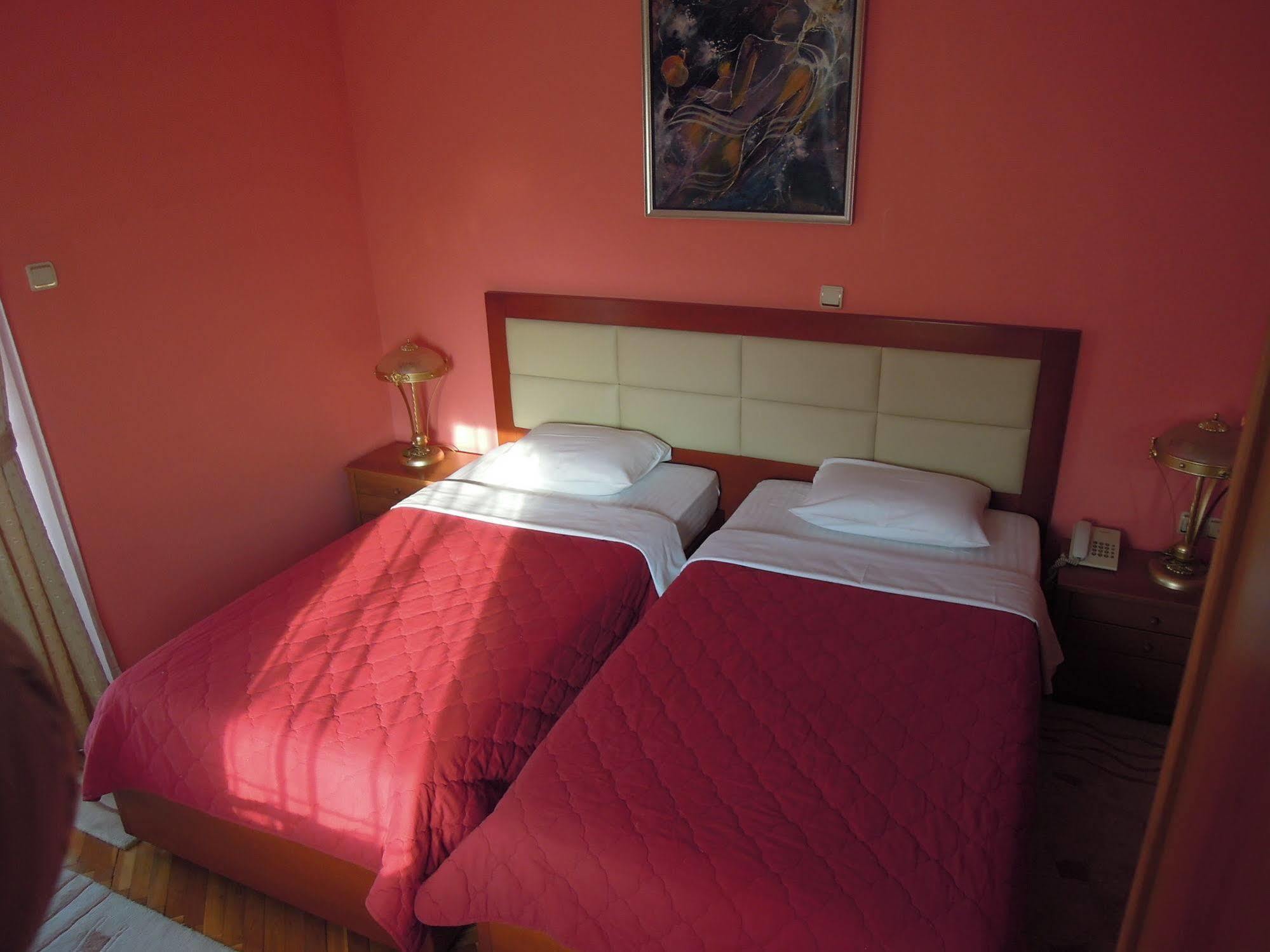 Hotel Sucevic Garni Belgrado Buitenkant foto