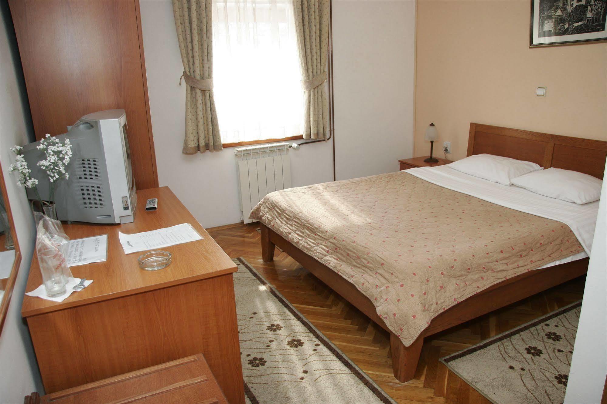 Hotel Sucevic Garni Belgrado Buitenkant foto