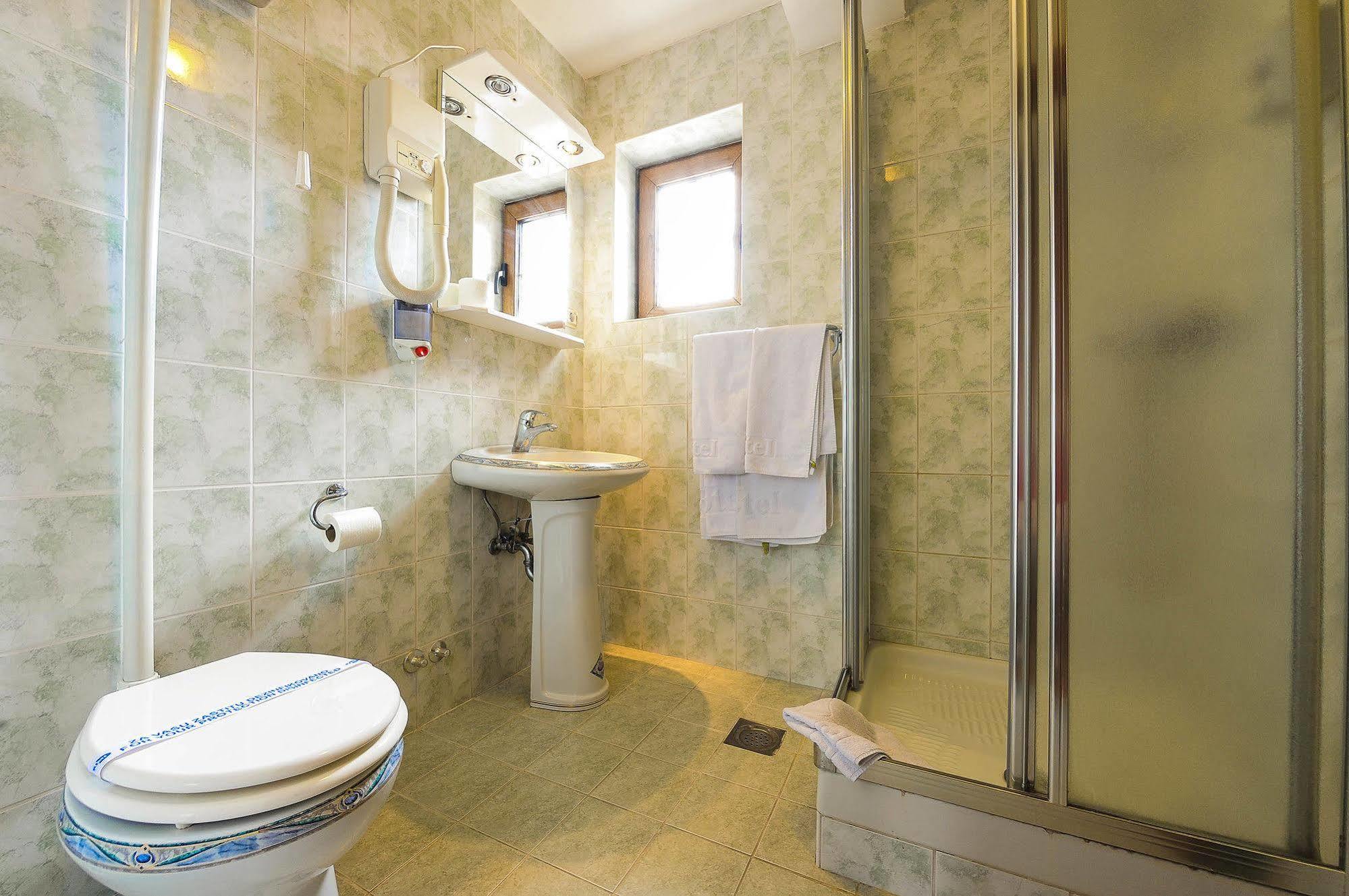 Hotel Sucevic Garni Belgrado Buitenkant foto