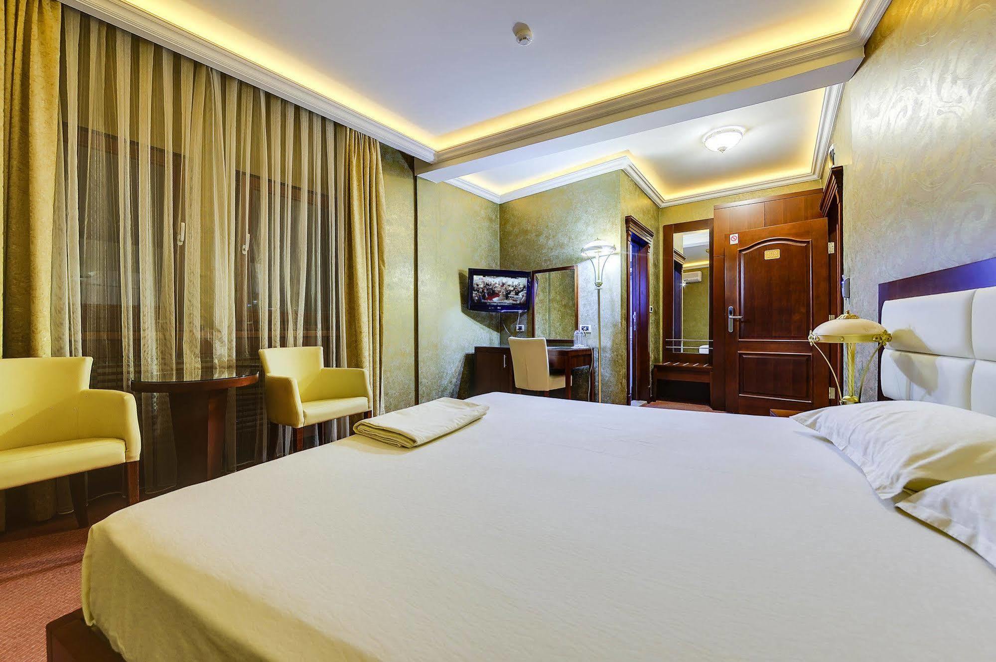 Hotel Sucevic Garni Belgrado Buitenkant foto