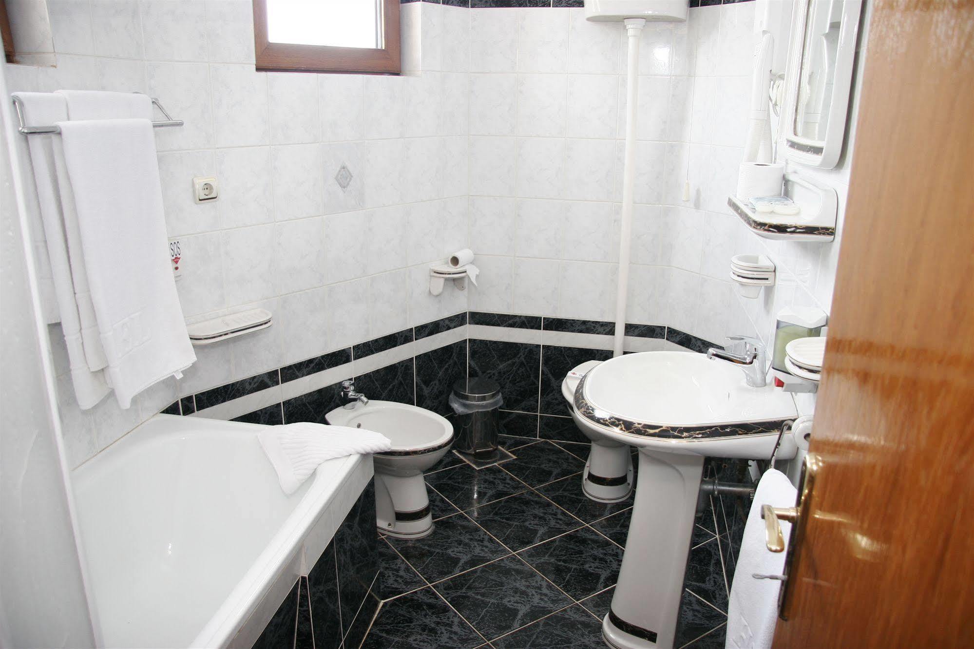 Hotel Sucevic Garni Belgrado Buitenkant foto