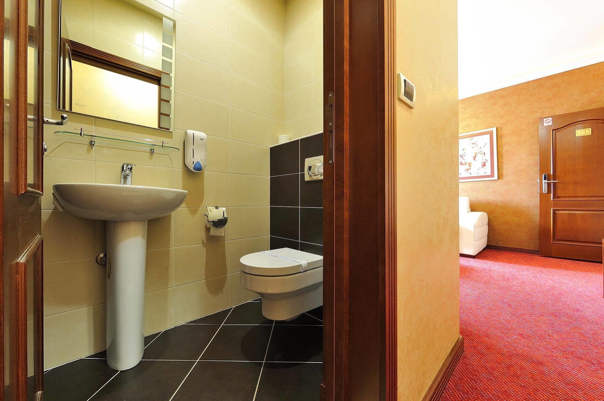 Hotel Sucevic Garni Belgrado Buitenkant foto
