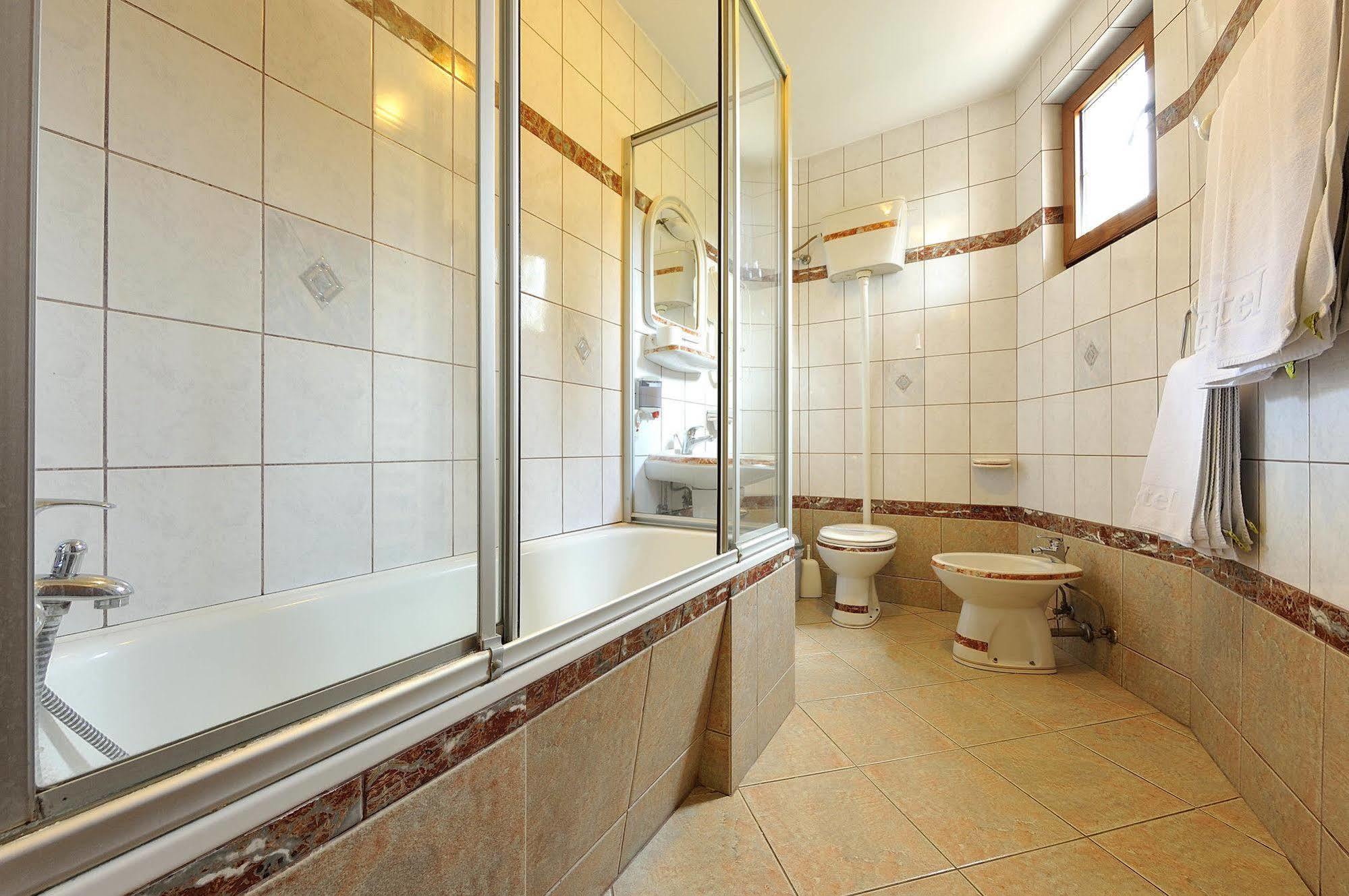 Hotel Sucevic Garni Belgrado Buitenkant foto