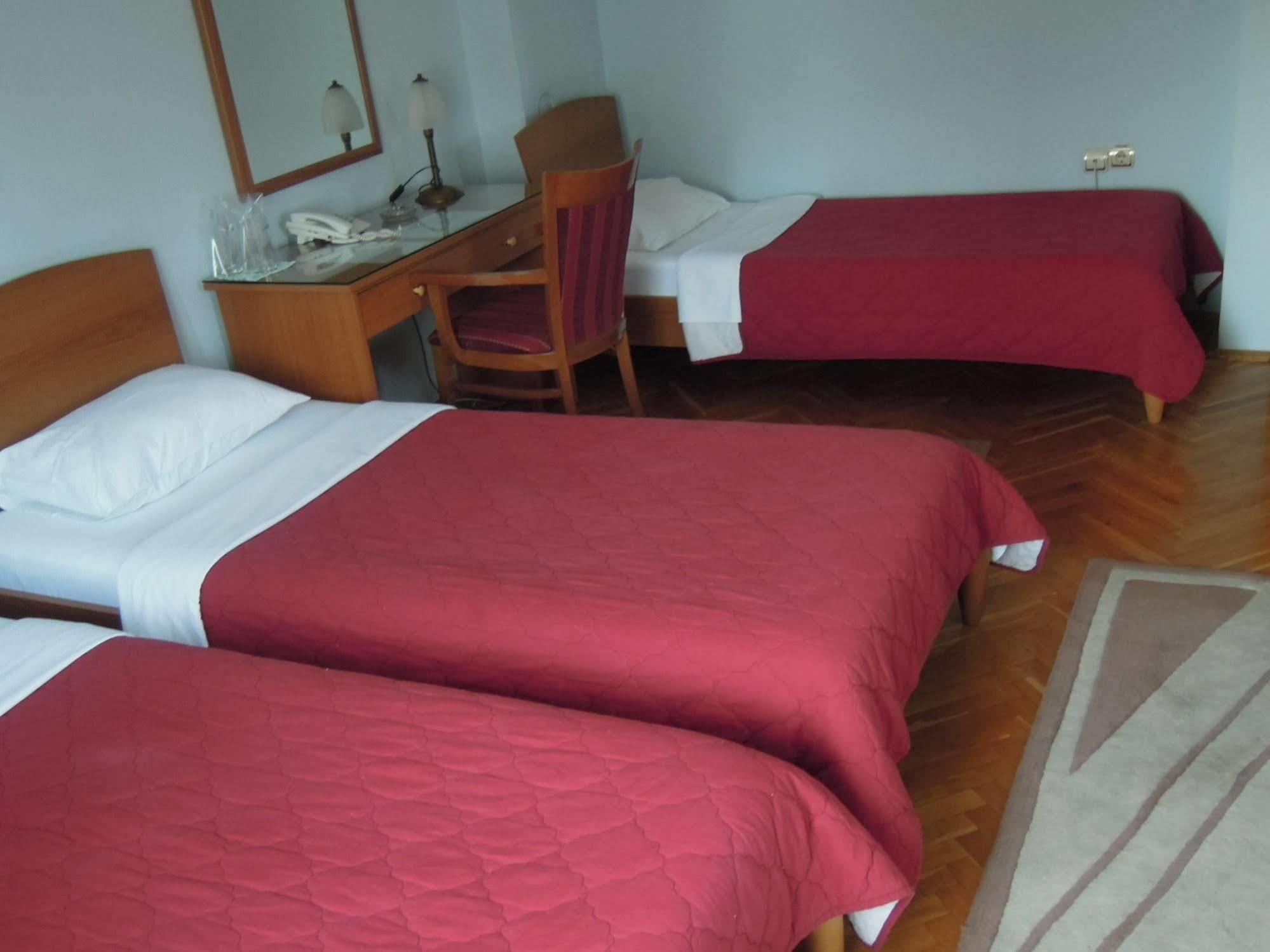 Hotel Sucevic Garni Belgrado Buitenkant foto