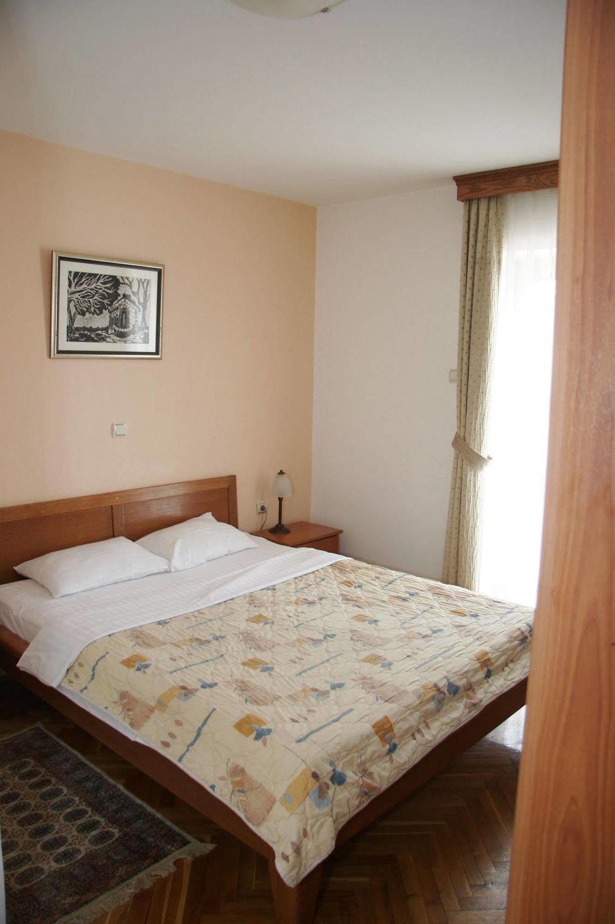 Hotel Sucevic Garni Belgrado Buitenkant foto