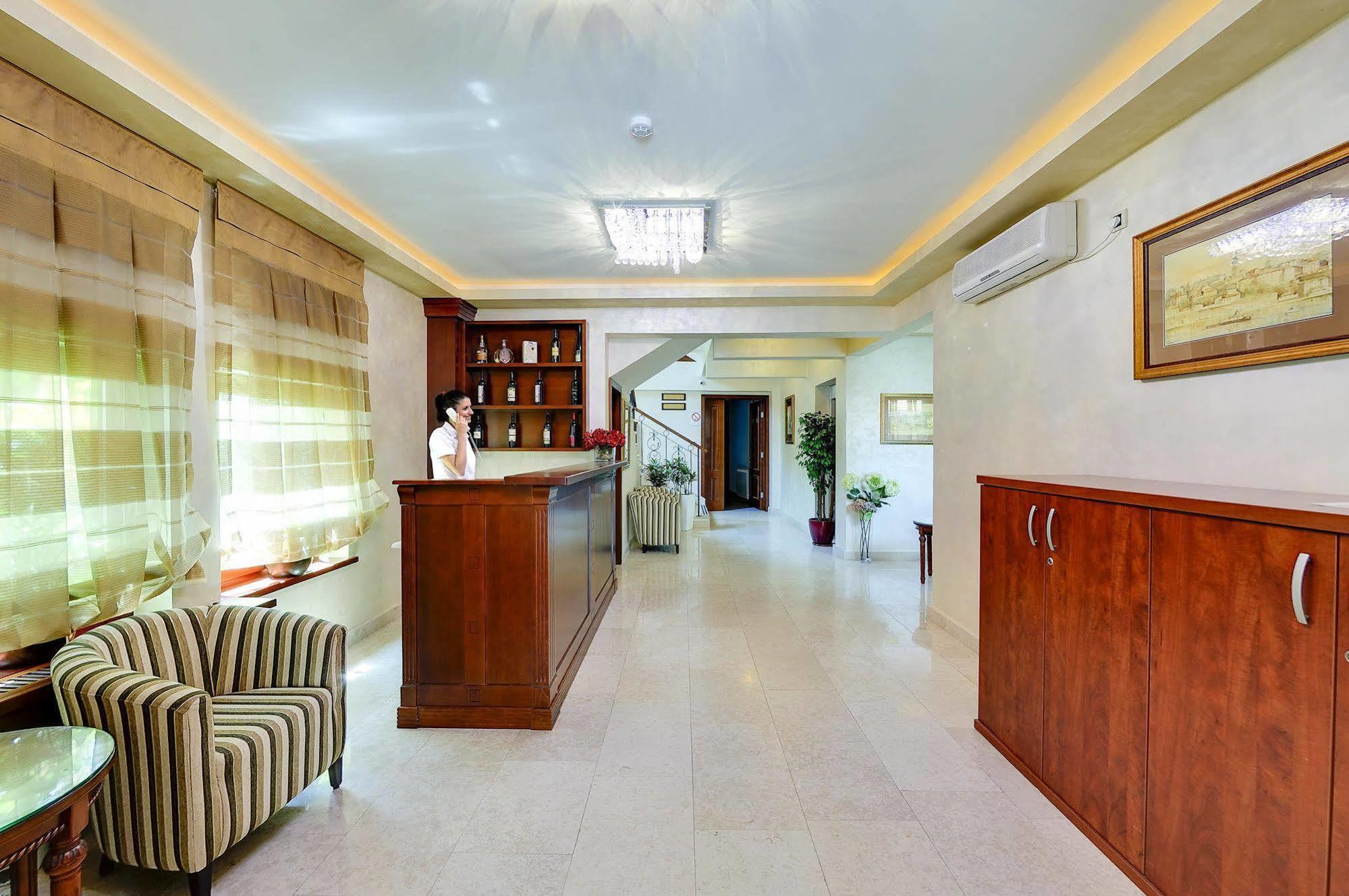 Hotel Sucevic Garni Belgrado Buitenkant foto
