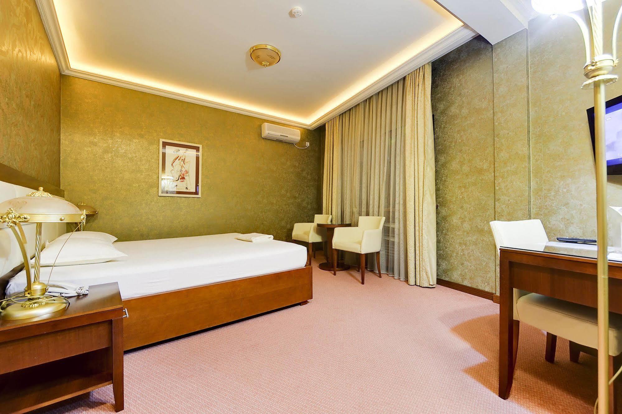 Hotel Sucevic Garni Belgrado Buitenkant foto