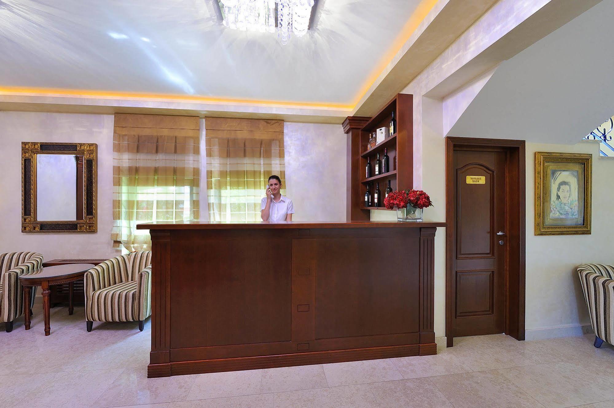 Hotel Sucevic Garni Belgrado Buitenkant foto