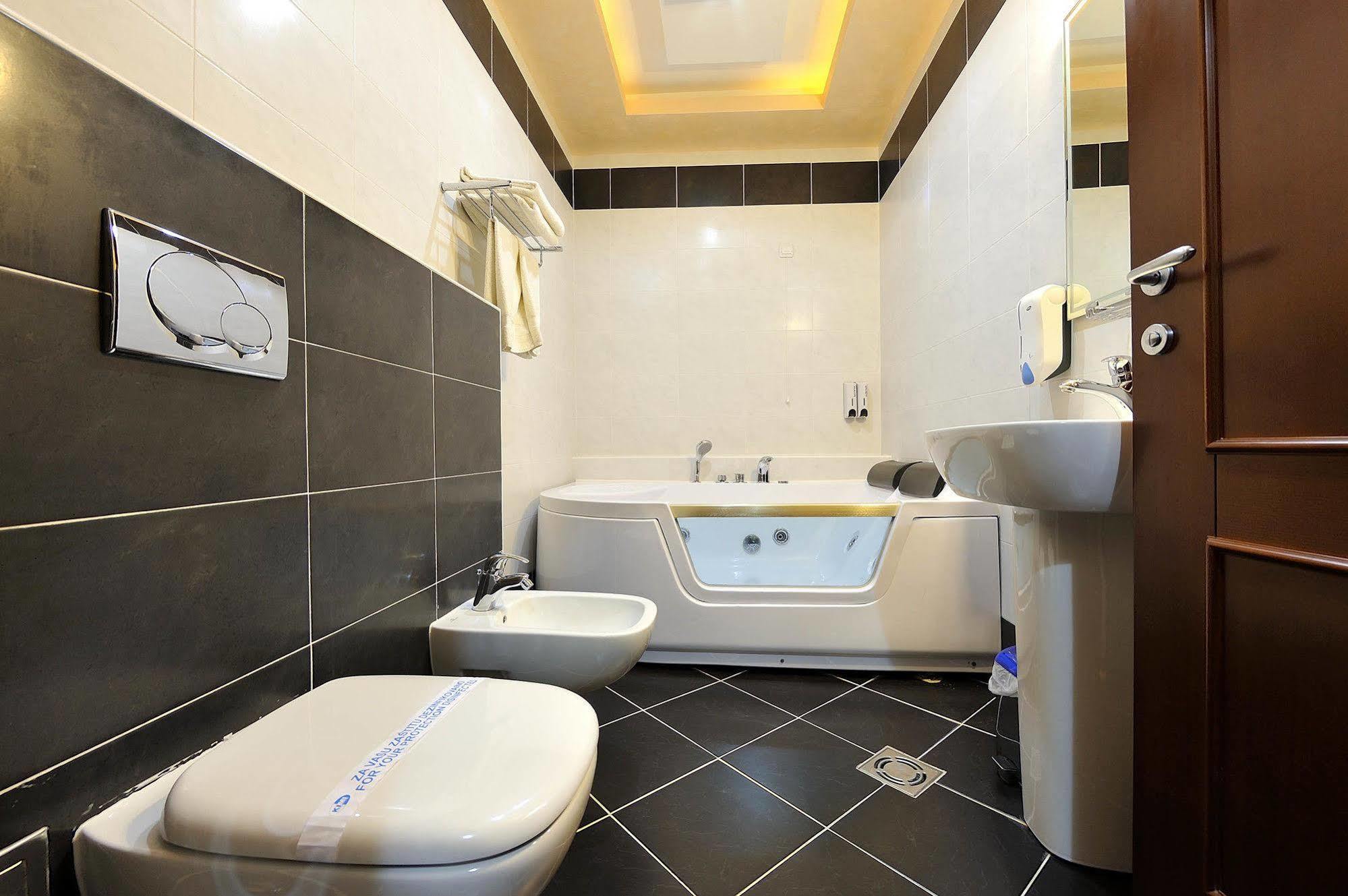 Hotel Sucevic Garni Belgrado Buitenkant foto